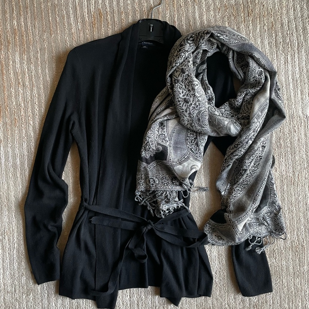 Buttery Soft Banana Republic Black Cardigan/Sweater with matching tie, size med